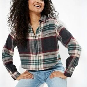 AE Cropped Plaid Flannel Shirt